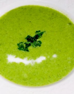 bowl of pea and leek soup