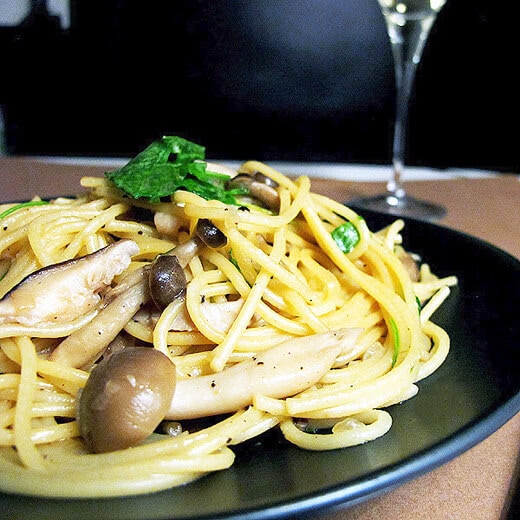 Plate of spaghetti with mushrooms