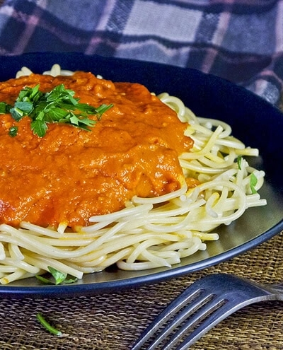 spaghetti with tomato sauce