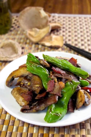 sauteed shishito peppers with mushrooms and bacon