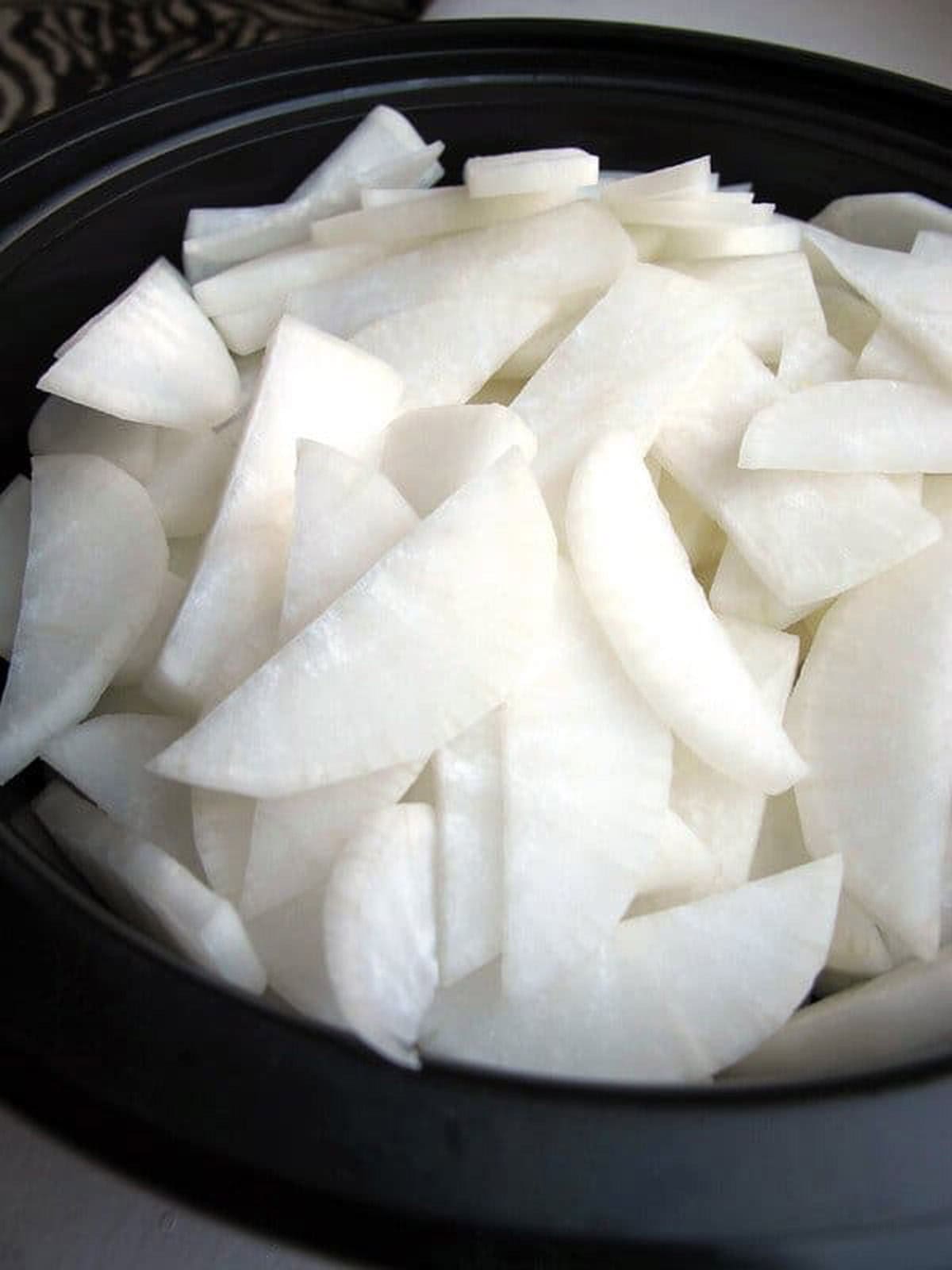 sliced daikon radish