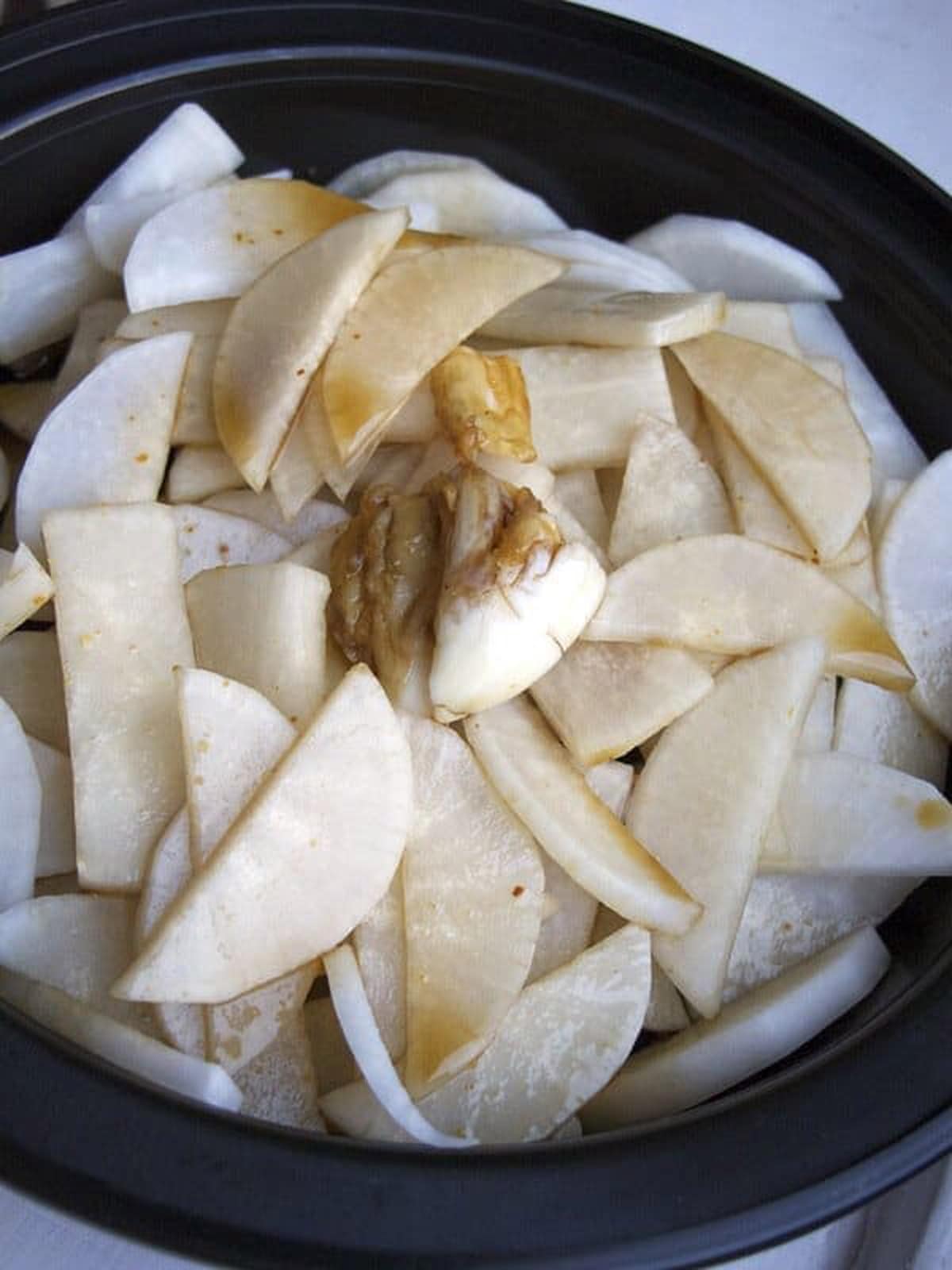 How to make pickled daikon