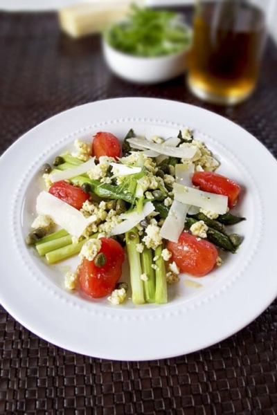 Roasted asparagus, tomatoes and egg salad