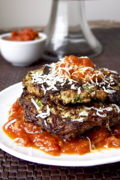 zucchini cakes with tomato sauce