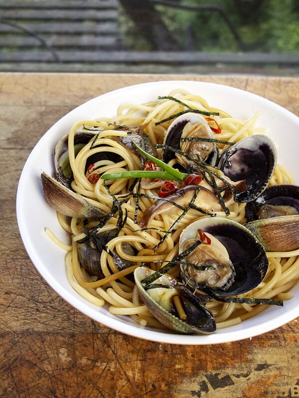 Spaghetti vongole with shiitake mushrooms | Pickled Plum