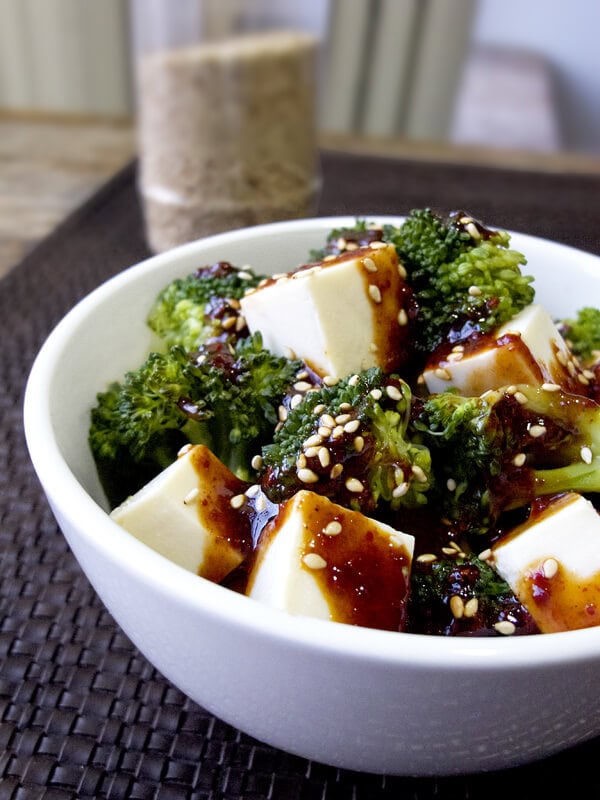 Tofu and broccoli with spicy oyster sauce