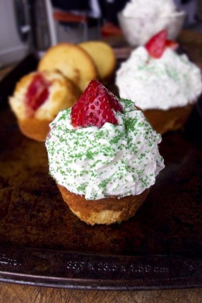 Japanese Christmas cupcakes