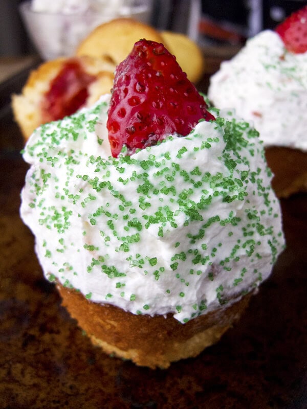 Japanese Christmas cupcakes