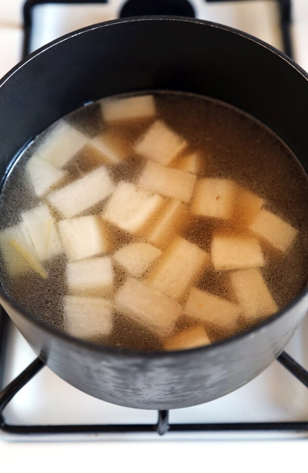 daikon in pot