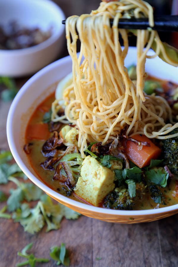 Vegetable curry noodles