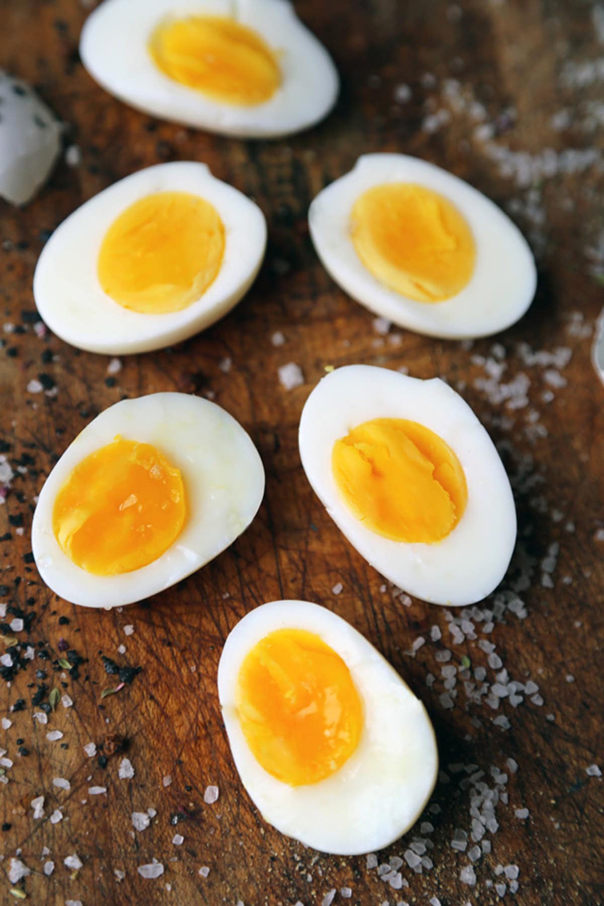 sliced boiled eggs