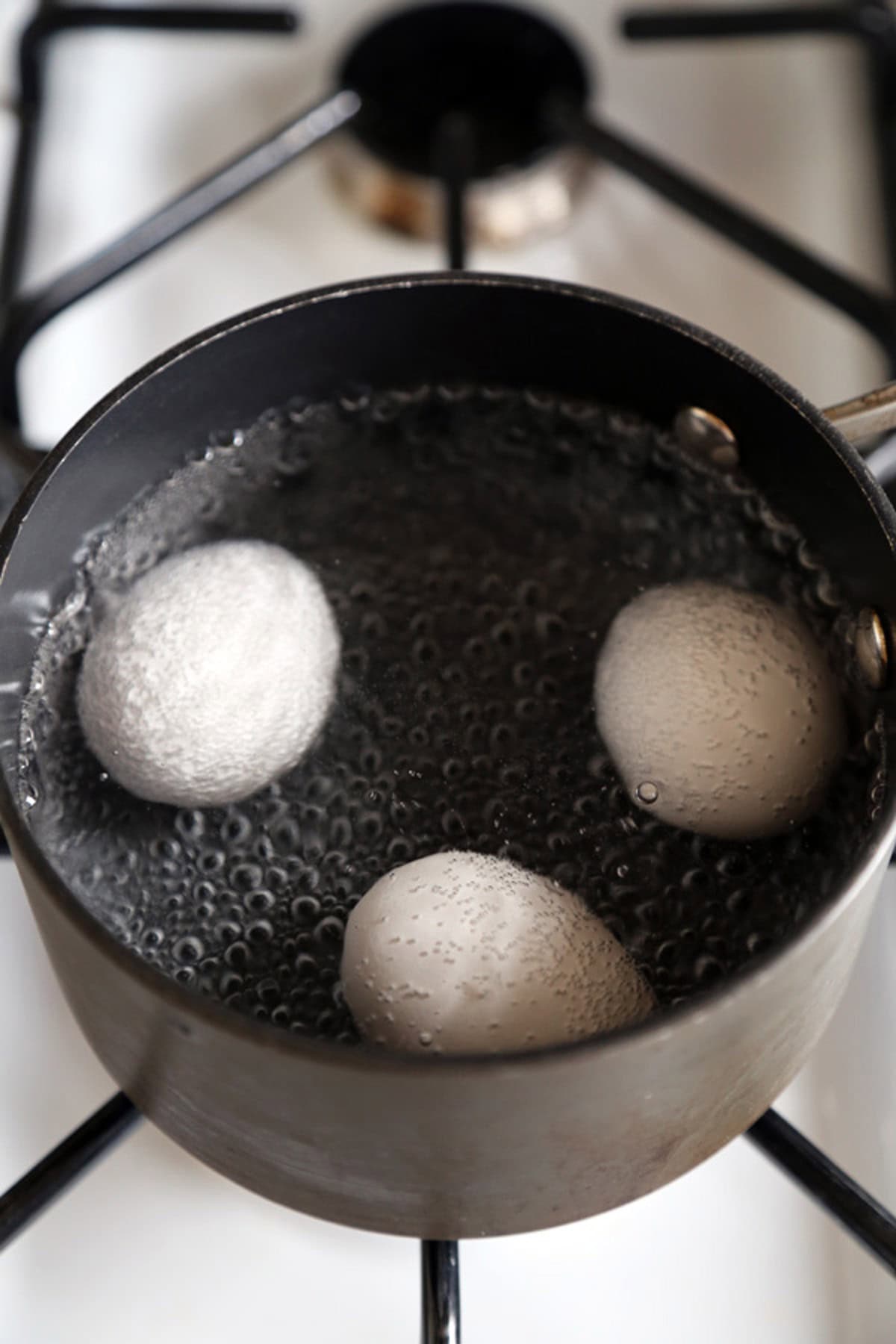 how to boil eggs