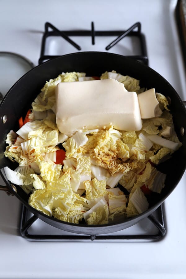 tofu-veggies-in-pan