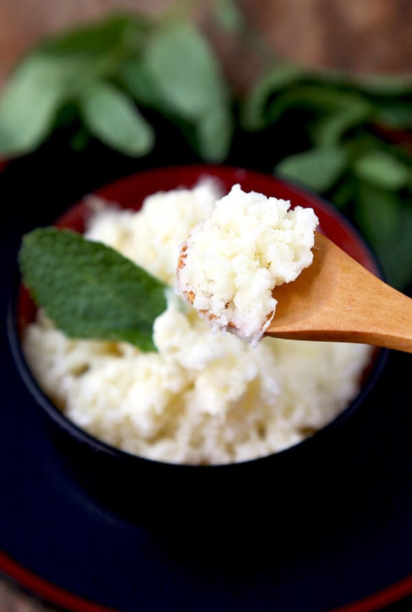 Pineapple yogurt ice cream