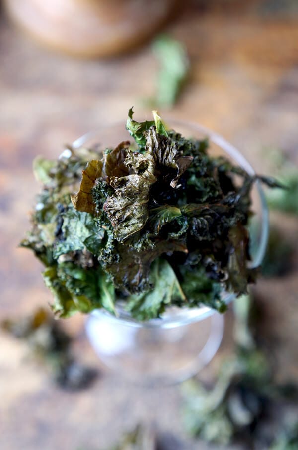 kale-chips-glass