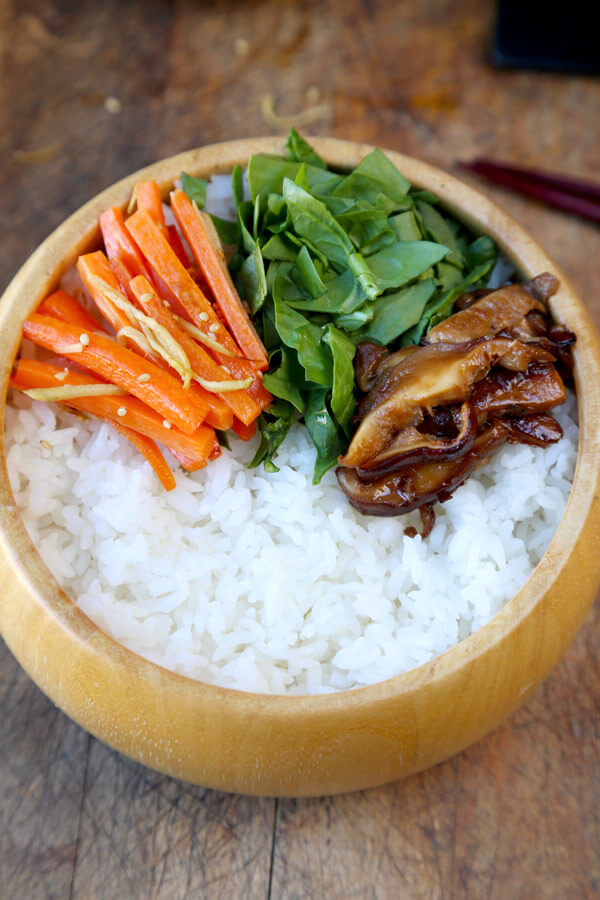 spinach-carrots-on-rice