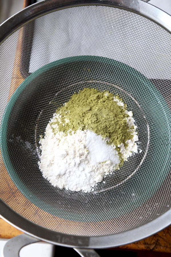 matcha-sifting