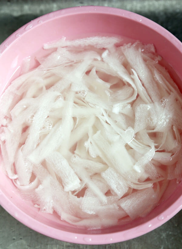 daikon-in-water