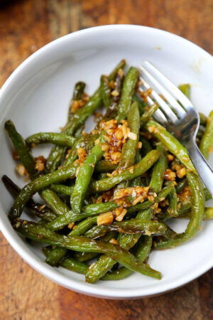 Chinese garlic green beans