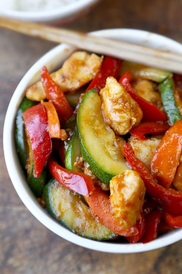 Bowl of Hunan Chicken | pickledplum.com