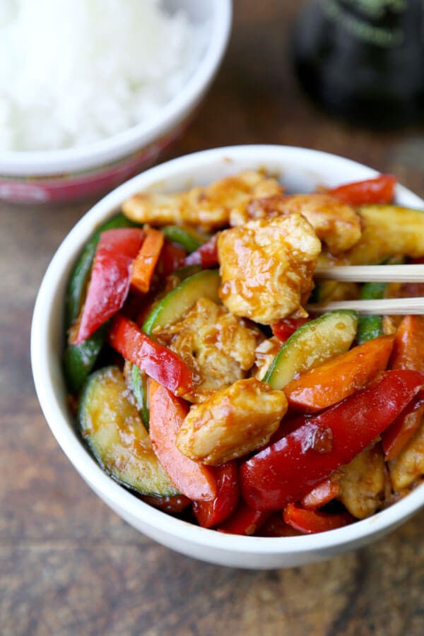 Bowl of Hunan Chicken | pickledplum.com