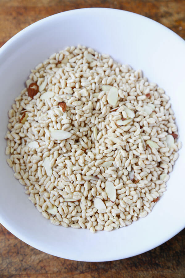 rice-and-almond-in-bowl