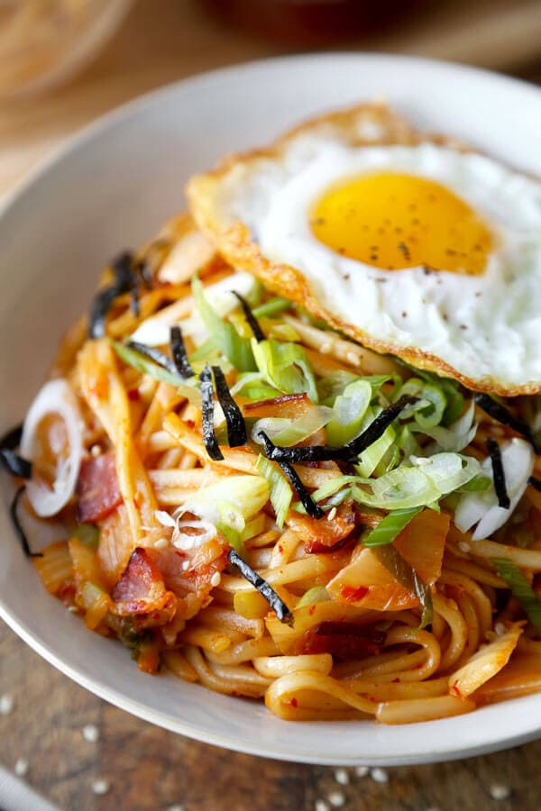 Cheesy Kimchi Udon Noodles (5 Minutes) - Okonomi Kitchen