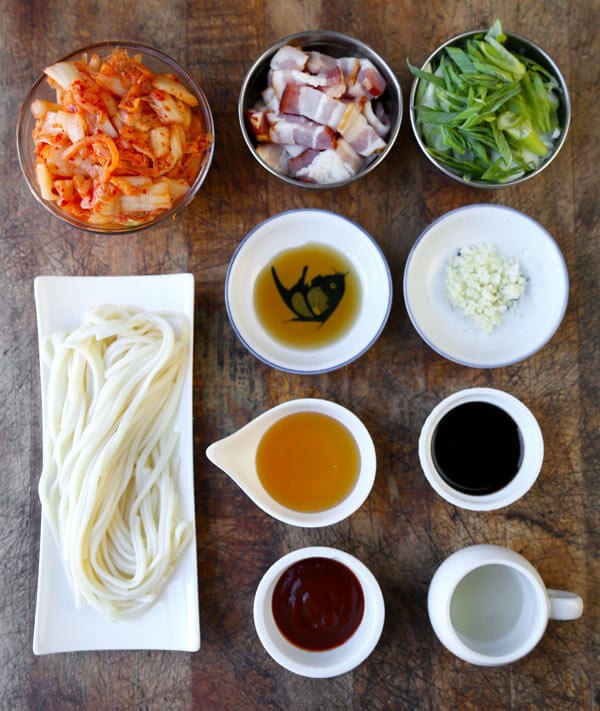 Kimchi-noodles-ingredients