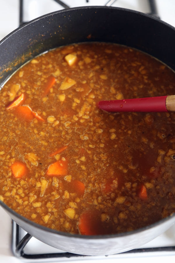 curry-simmering