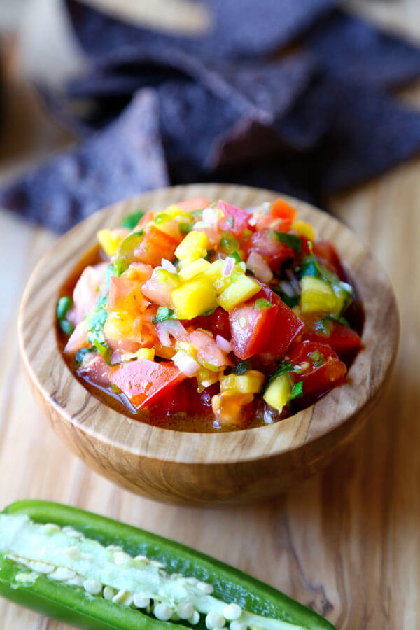 Easy, Healthy & Simple Fresh Salsa Recipe that's medium spicy, tangy and a little sweet. Ready in only 15 minutes & so much better than store-bought salsa!