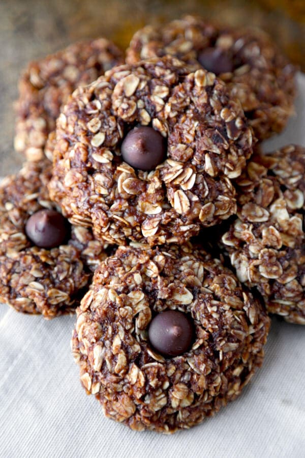 An unbelievably easy, chewy and peanut buttery no bake oatmeal cookies recipe you won't be able to stop eating! Only 10 minutes to prep and healthier than you think. We love! |pickledplum.com