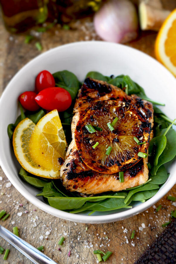 This is an easy and healthy orange-ginger salmon marinade with bright citrus and sweet flavors. And it only takes five minutes to prep! | pickledplum.com