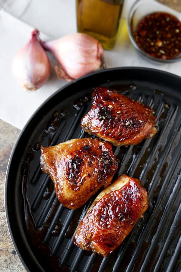 Baked Chicken Thighs with Soy Marinade - Moist and tender baked chicken thighs with a simple soy and honey marinade - less than 10 minutes to prep and simply delicious! Easy, chicken, recipe | pickledplum.com