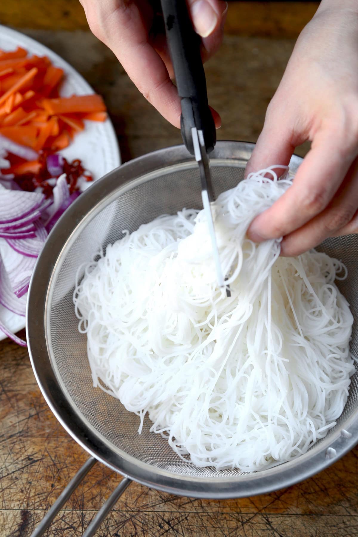 cutting rice noodles