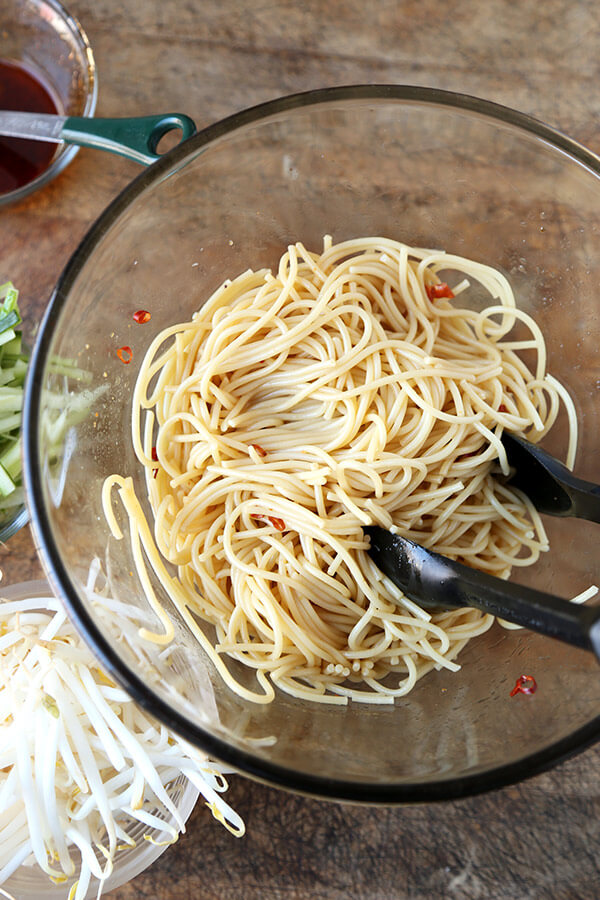 noodles-and-sauce-tossed