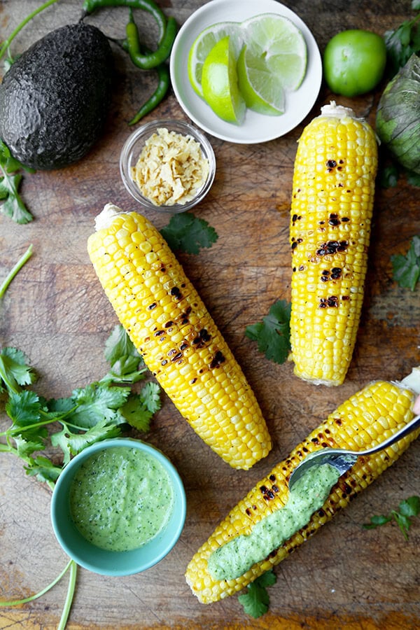 Grilled Corn On The Cob With Tomatillo Dressing - A tart, sweet and perfectly charred Grilled Corn on the Cob with Tomatillo Dressing Recipe, ready in 20 minutes, start to finish! Recipe, healthy, bbq, grilling, summer, vegetarian | pickledplum.com