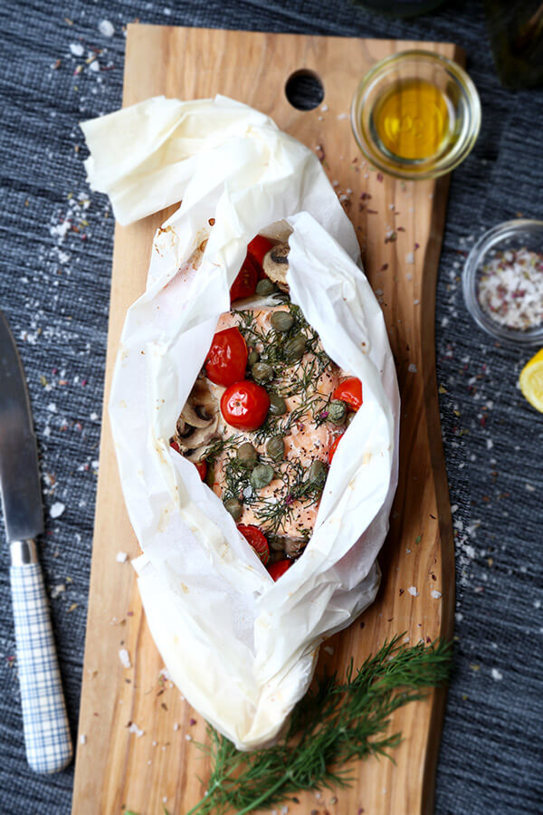 Salmon En Papillote - A delicious and easy to make Salmon En Papillote Recipe that looks refined, but is so simple you can get it on your family’s dinner table in 30 minutes! Recipe, Easy, Healthy, Gluten-Free, Seafood, Baking | pickledplum.com