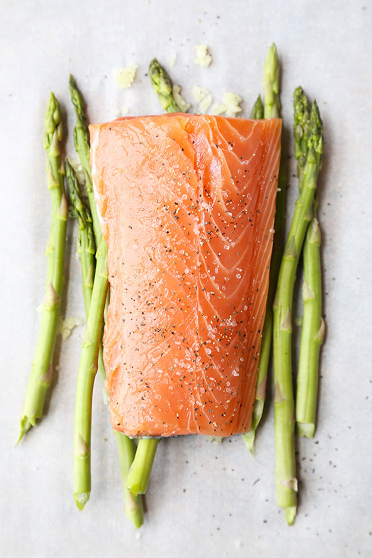 salmon fillet with asparagus
