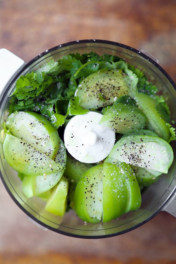 tomatillos-in-blender