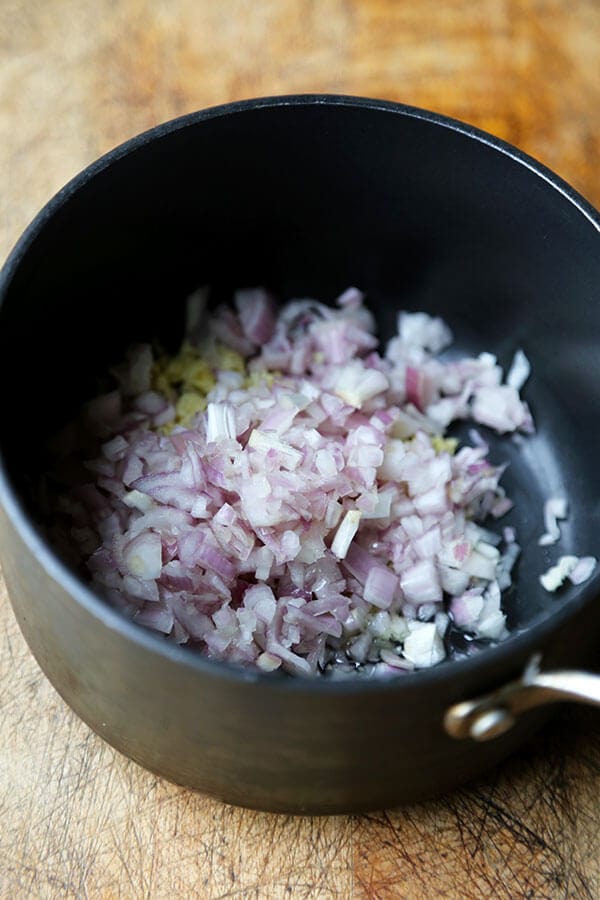 chopped-shallots