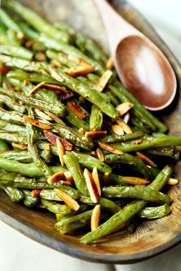 bowl of green beans and almonds