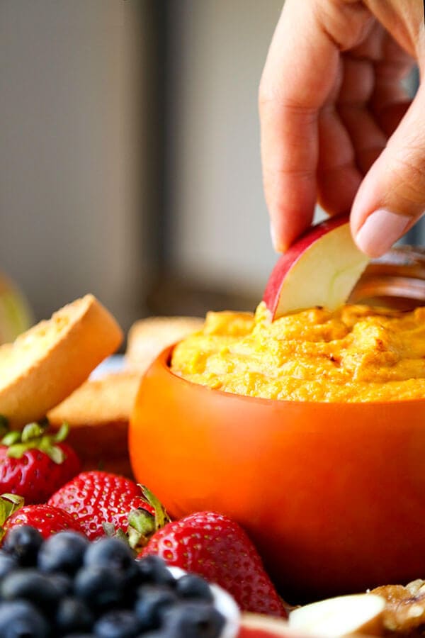 Pumpkin Dip Recipe - Low fat ricotta, mascarpone, pumpkin puree and fall spices make a whipped Sweet Pumpkin Dip Recipe that will be your healthier go-to dessert recipe this holiday season! Recipe, dip, pumpkin, snack, Thanksgiving, Christmas, healthy snack | pickledplum.com