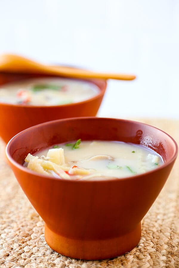 Easy Tom Kha Soup (Vegetarian Thai Coconut Soup) - A Sassy Spoon