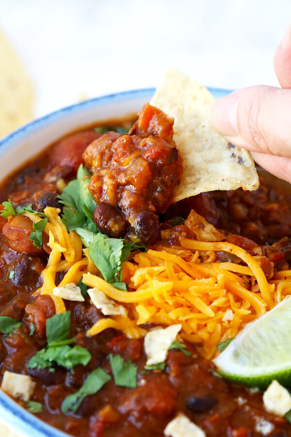 Vegetarian Chili Recipe - Who needs meat when you can make a vegetarian chili taste better and richer without it! Recipe, vegetarian, chili, main, healthy, dinner | pickledplum.com