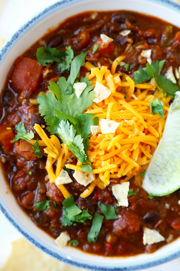 vegetarian chili recipe - the absolute best!