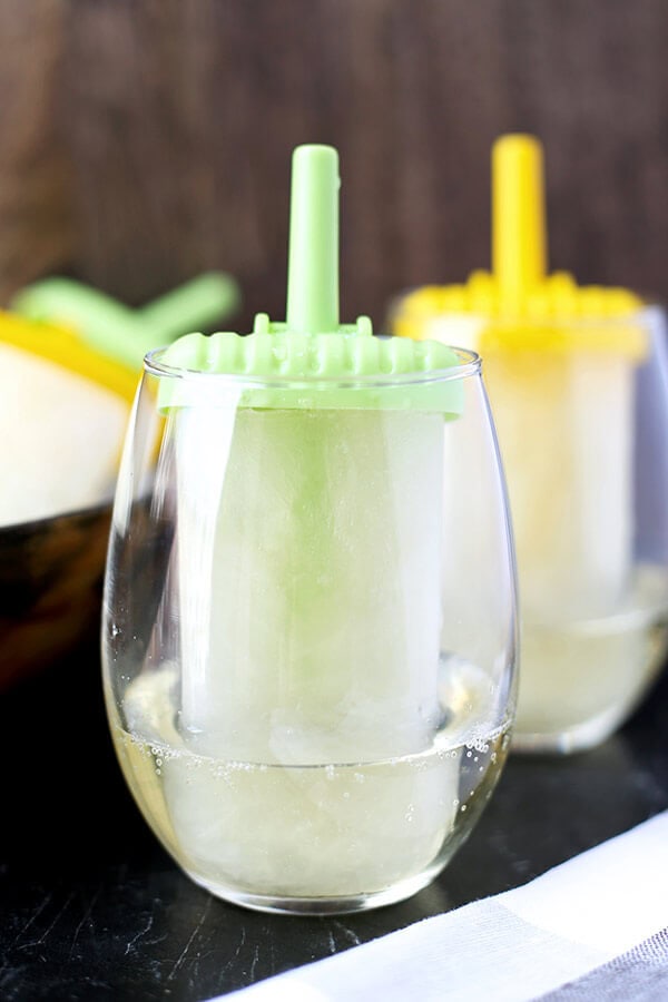 Lemon and Cava Popsicles - This is an easy recipe for light, sweet and tart popsicle that will give you a nice buzz all summer long! Recipe, dessert, ice pop, frozen treat, snack | pickledplum.com