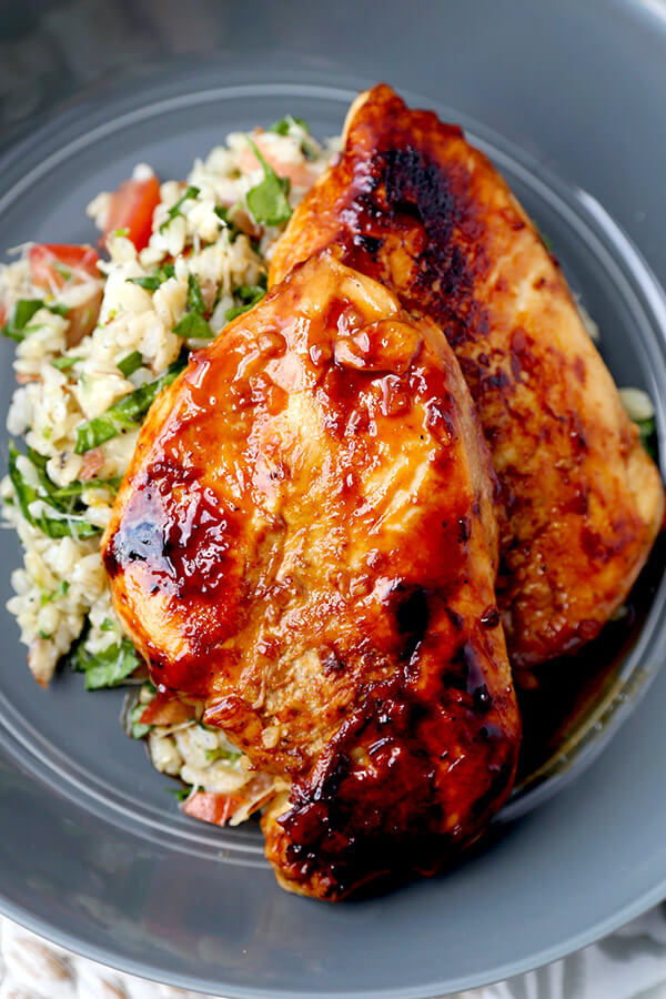 Balsamic Chicken - Wow! This balsamic chicken recipe yields the most tender and juicy breasts glazed with a sweet and acidic sauce. All you need are 7 ingredients, 2 hours to marinate and 15 minutes to cook. Recipe, healthy chicken recipes, chicken dinners, easy dinner recipes, fancy recipes, top recipes from food experts | pickledplum.com