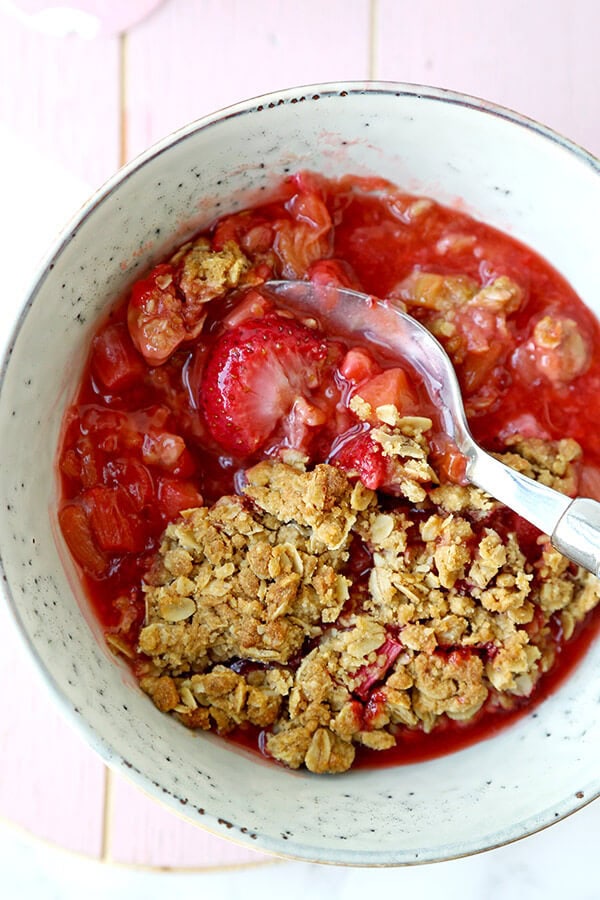 strawberry-rhubarb-crisp-5optm