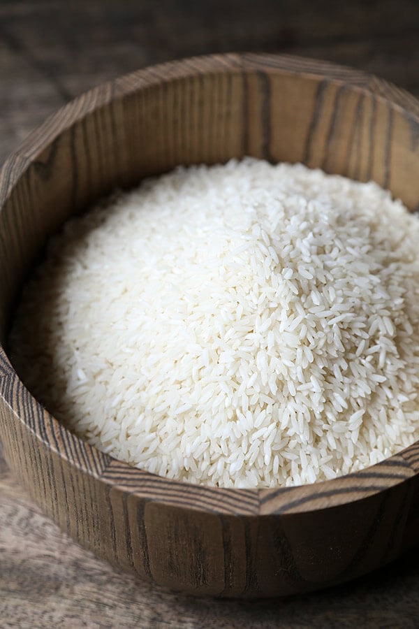 how to cook jasmine rice - a quick tutorial to making the fluffiest rice ever! how to, making rice, diy, cooking | pickledplum.com