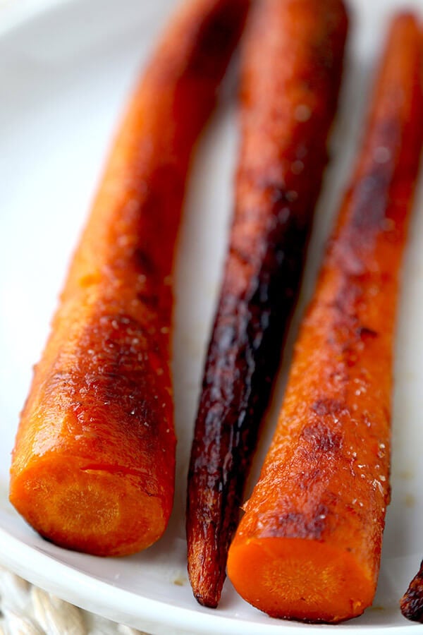 The Best Carrot Steaks - With a meaty bite and a caramelized exterior, these pan-fried carrot steaks can be the focal point of a delicious plant based dinner! vegan dinner recipes, meatless dinner recipe, healthy vegetable recipe, gluten free, vegetarian | pickledplum.com